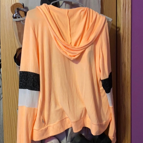 sweatshirt - Picture 2 of 2